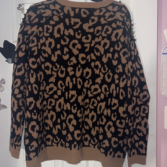 Forever21 button down cheetah print sweater - Picture 2 of 3